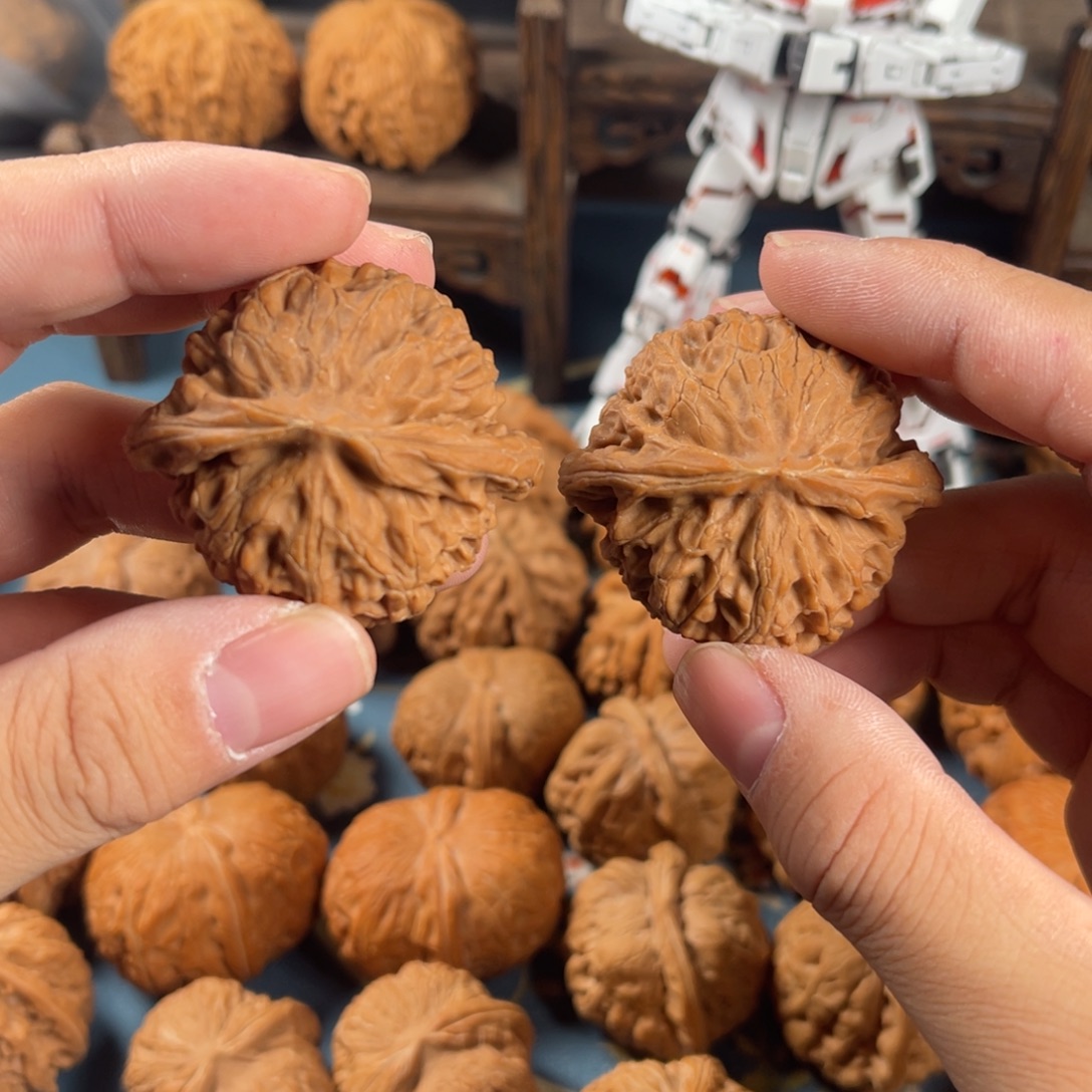 9***6文玩核桃吊坠44宫灯