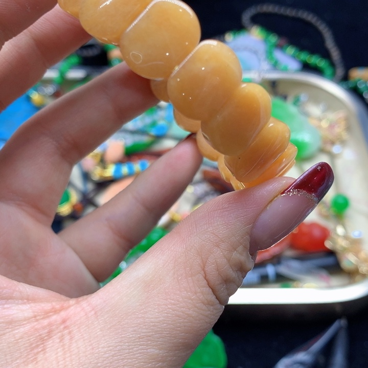 翡翠颈饰未镶嵌吊坠