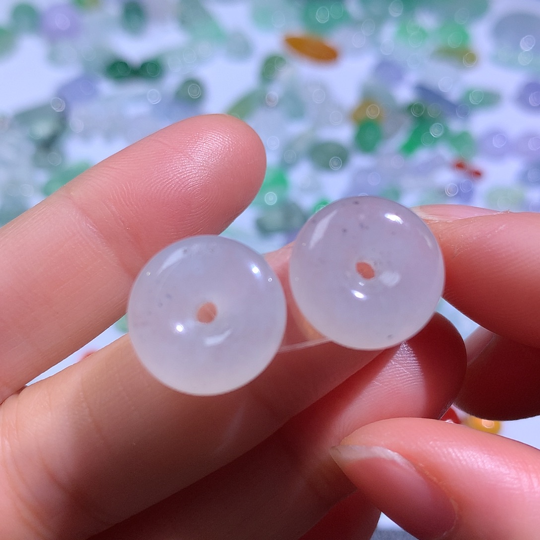 翡翠颈饰未镶嵌扣