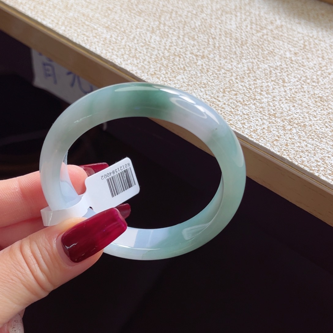 翡翠手镯未镶嵌手镯