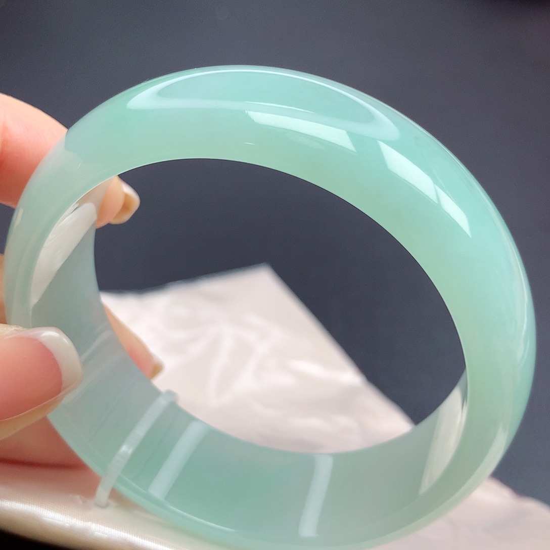 翡翠手镯未镶嵌08n n n n n n n n