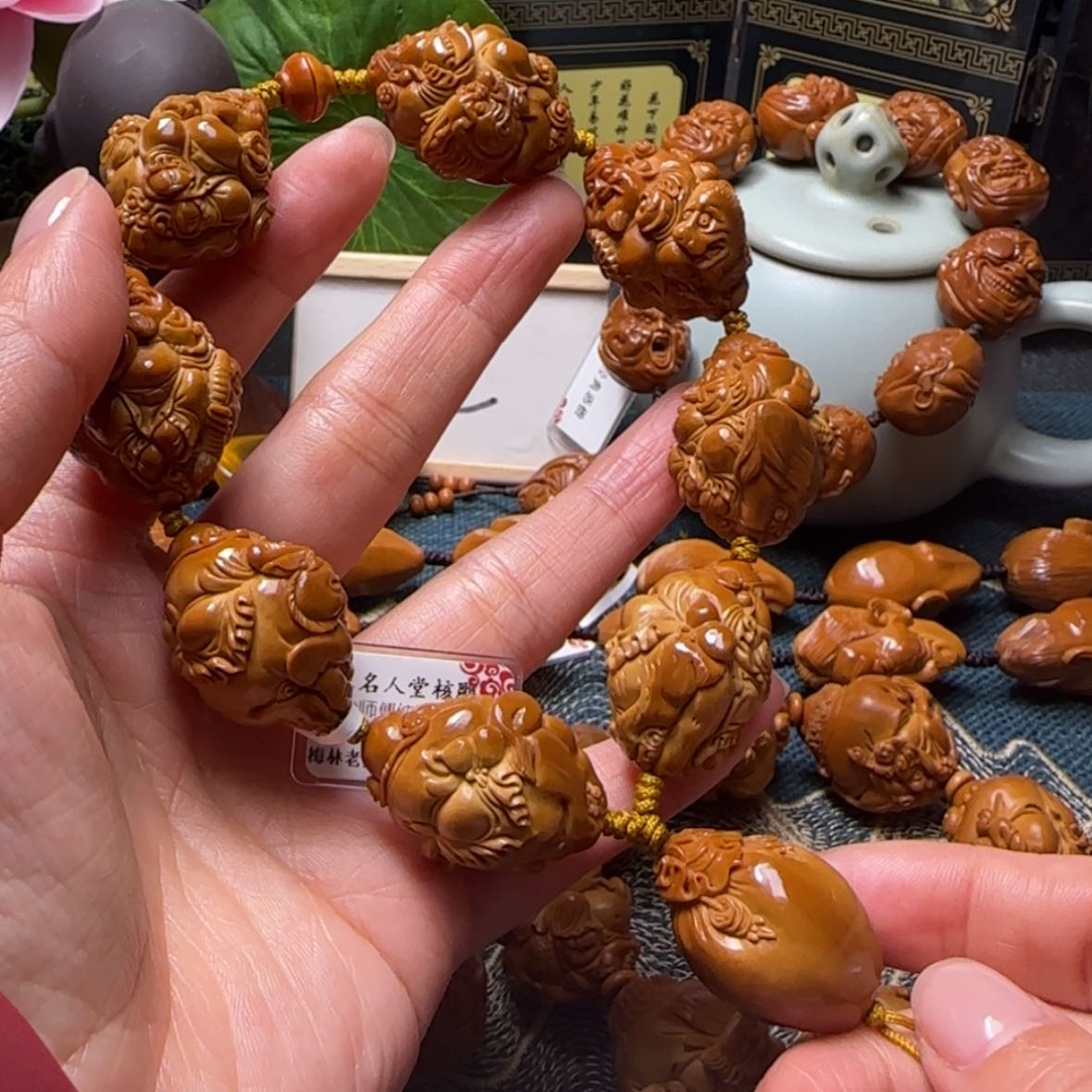 【闪购商品】橄榄核把件骑兽八宝财神