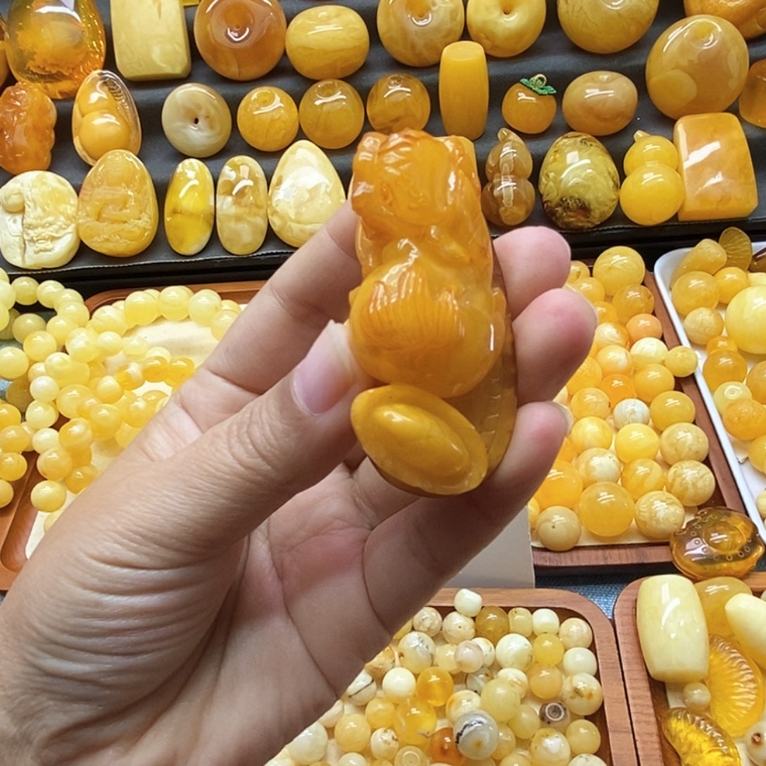 琥珀未镶嵌颈饰天然蜜蜡