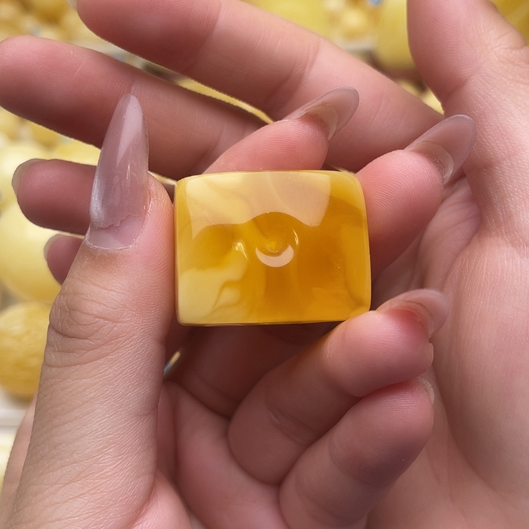 琥珀未镶嵌裸石蜜蜡藏扣梦