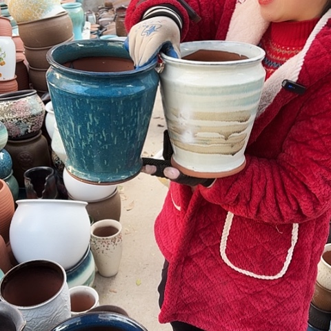 口18高23瑕疵盆子。  