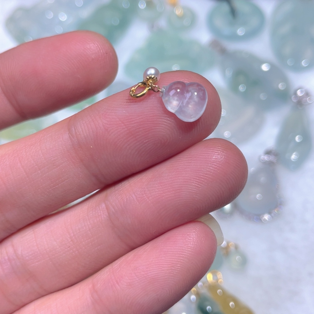 翡翠18K金镶嵌颈饰翡翠