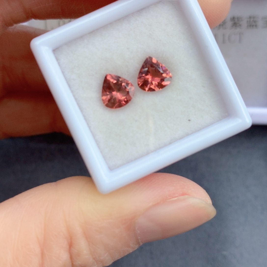 红色碧玺1.35克拉裸石未镶嵌