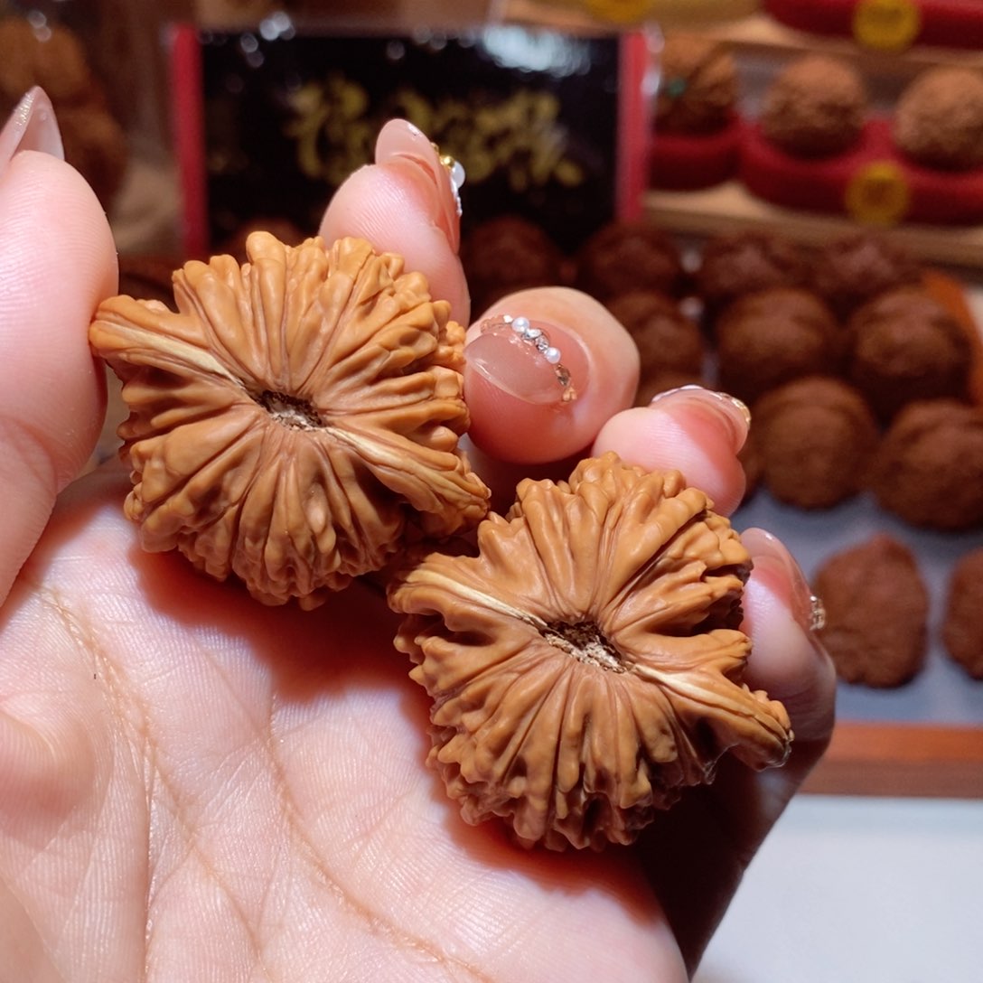 文玩核桃把件41尺山地楼