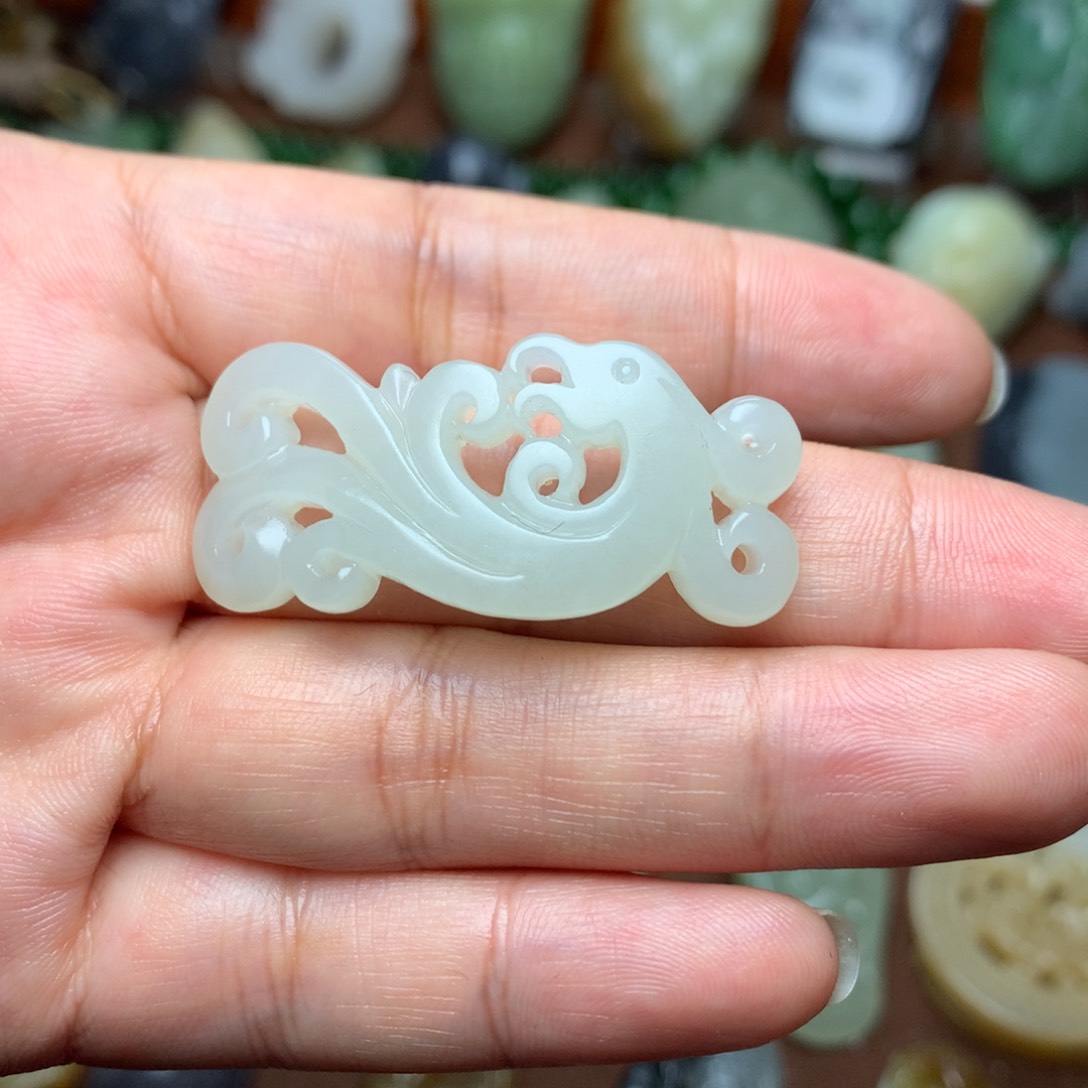 和田玉手牌未镶嵌