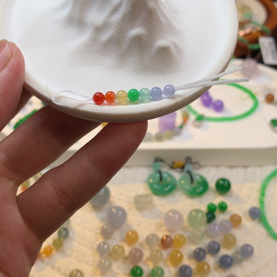 翡翠散珠七色彩虹