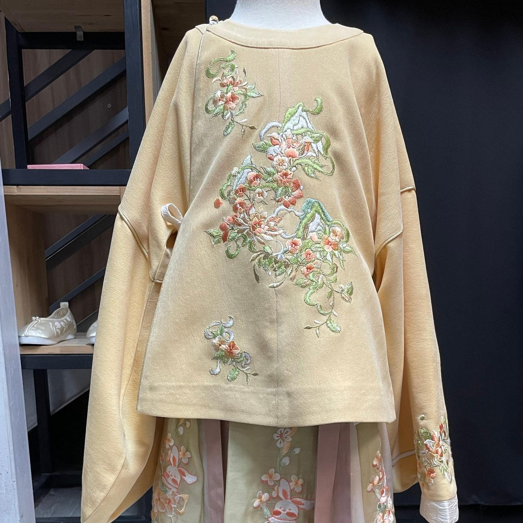 实体款儿童汉服童装：小千山/鲤悦游春