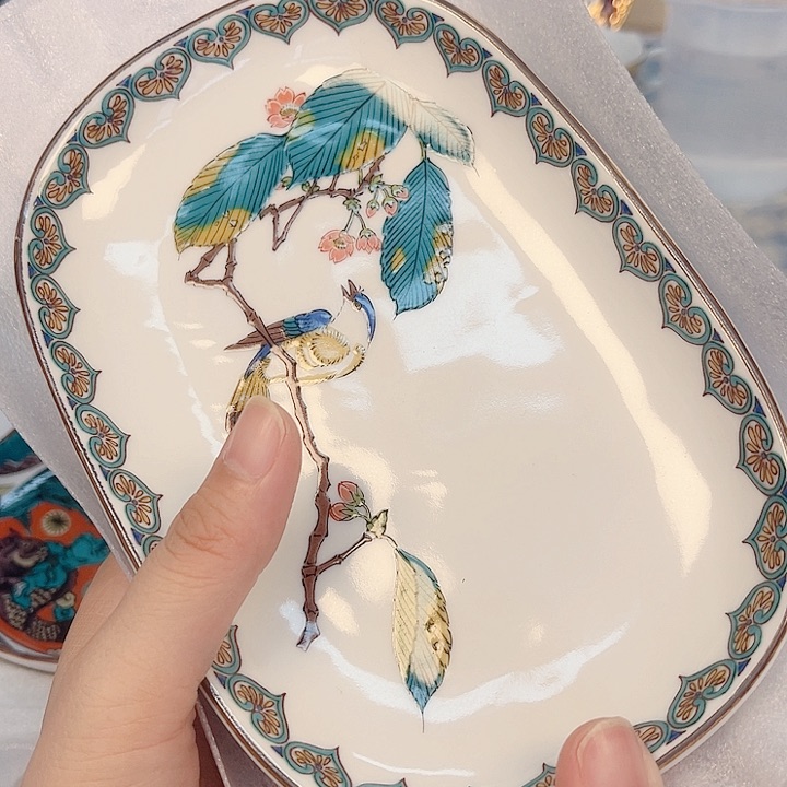 韩***八瓷片The first thing