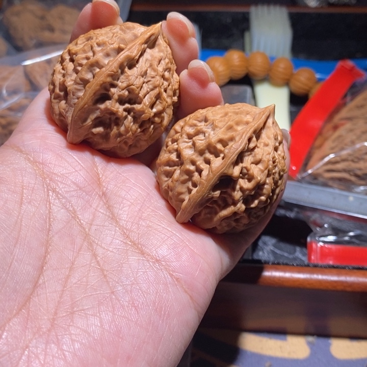 斗***移把件文玩核桃金牛一对，楼子一对