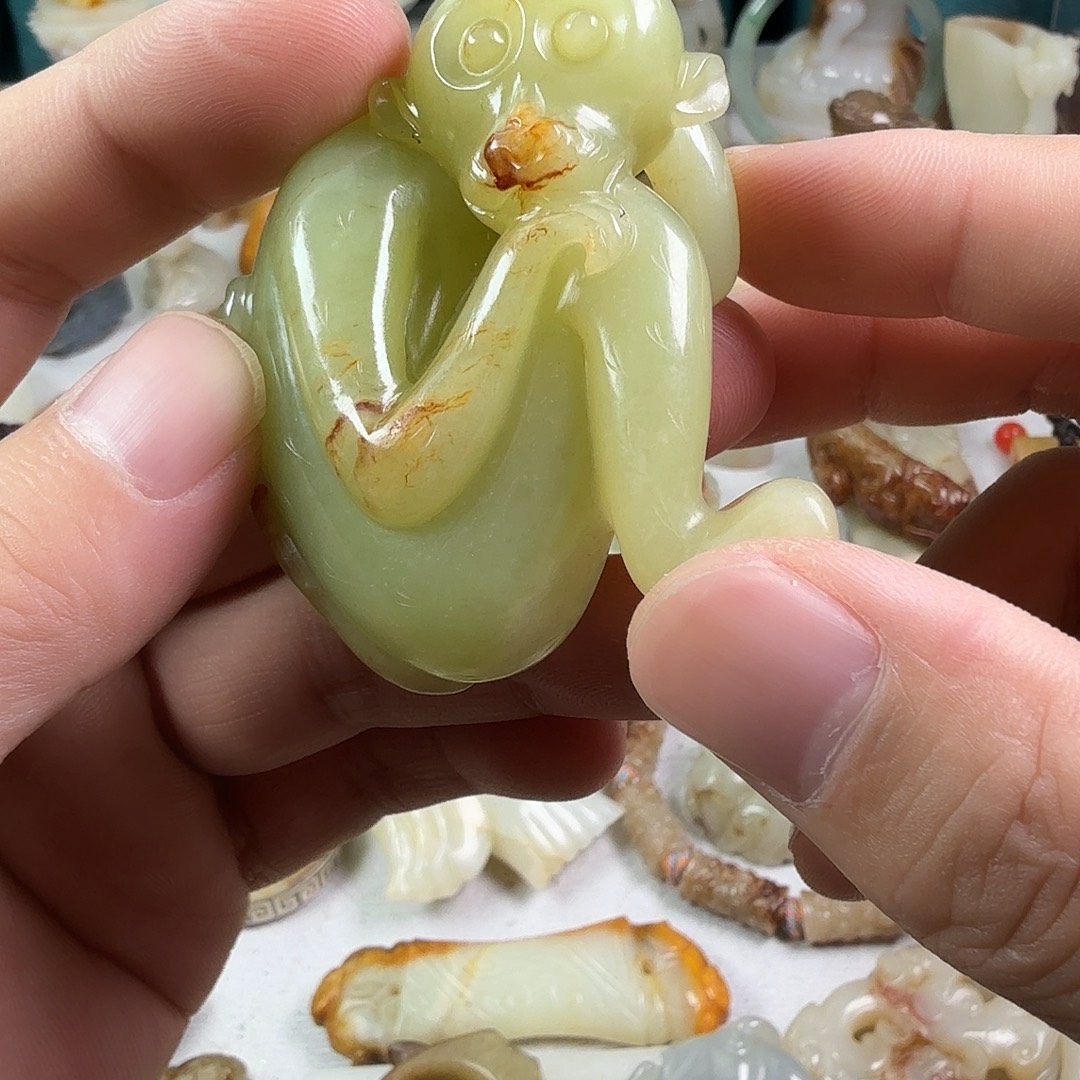 折***莲和田玉（糖玉）未镶嵌颈饰