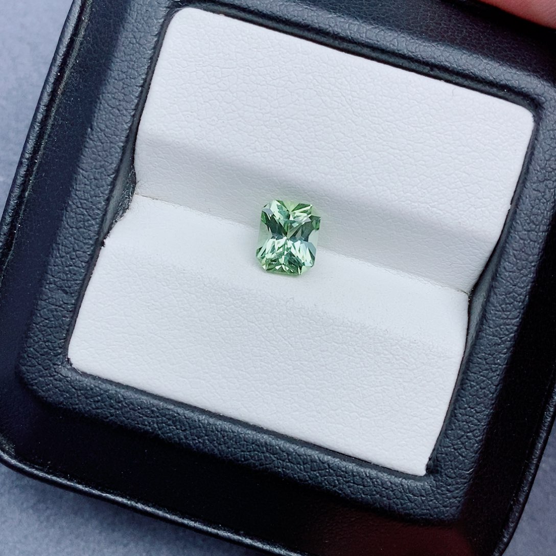 碧玺珠宝半成品未镶嵌1.2ct 薄荷绿