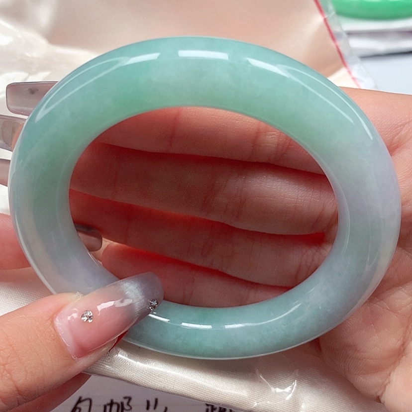 【闪购商品】翡翠手镯未镶嵌54圈