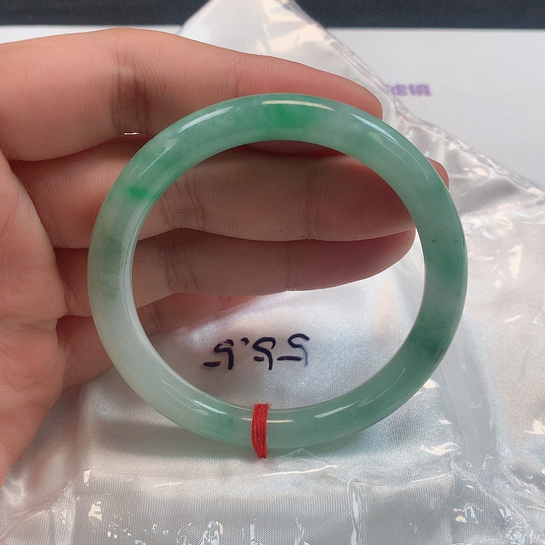 翡翠手镯（圆镯）未镶嵌302号