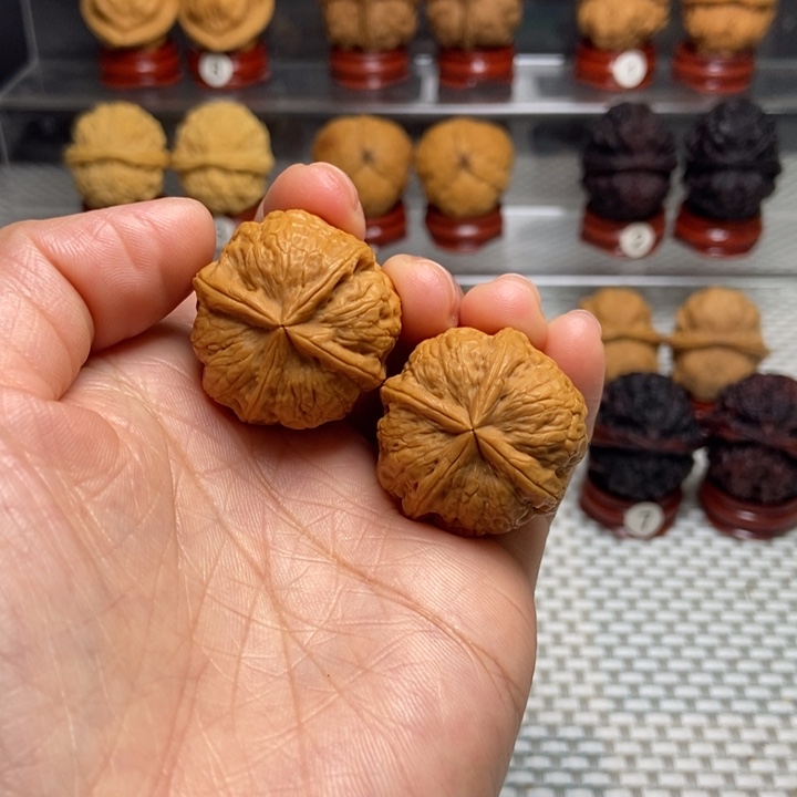 文玩核桃把件30门墩四棱