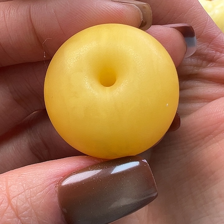 蜜蜡未镶嵌珠宝奇石