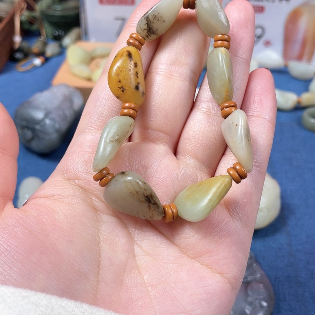 和田玉（糖玉）珠宝奇石未镶嵌胡**-