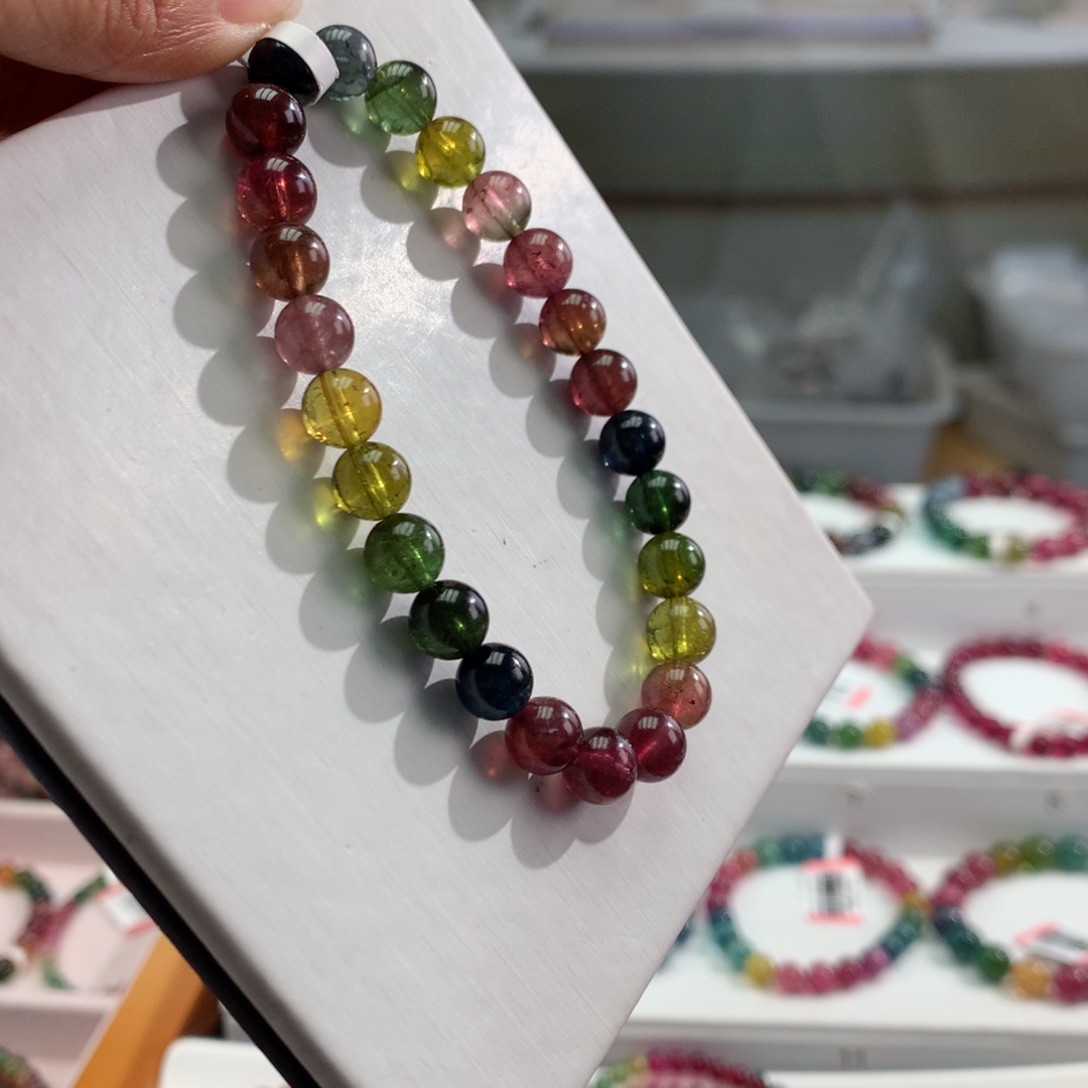 碧玺手链未镶嵌       7.6mm。