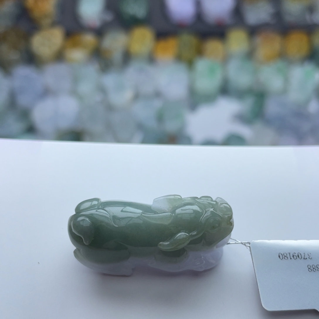 翡翠颈饰未镶嵌貔貅