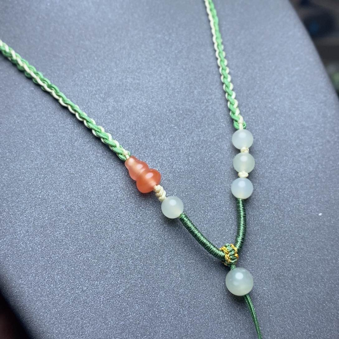 和田玉颈饰未镶嵌