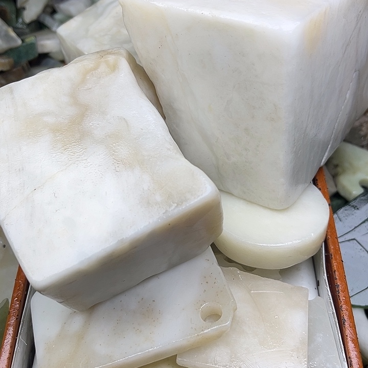 未镶嵌和田玉珠宝奇石石**友