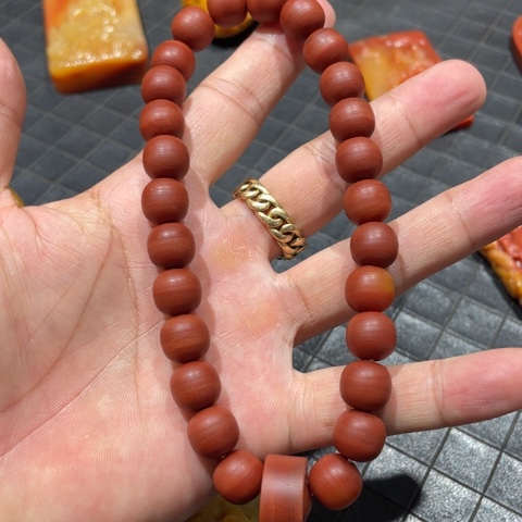 【闪购商品】未镶嵌石英质玉（黄龙玉）颈饰