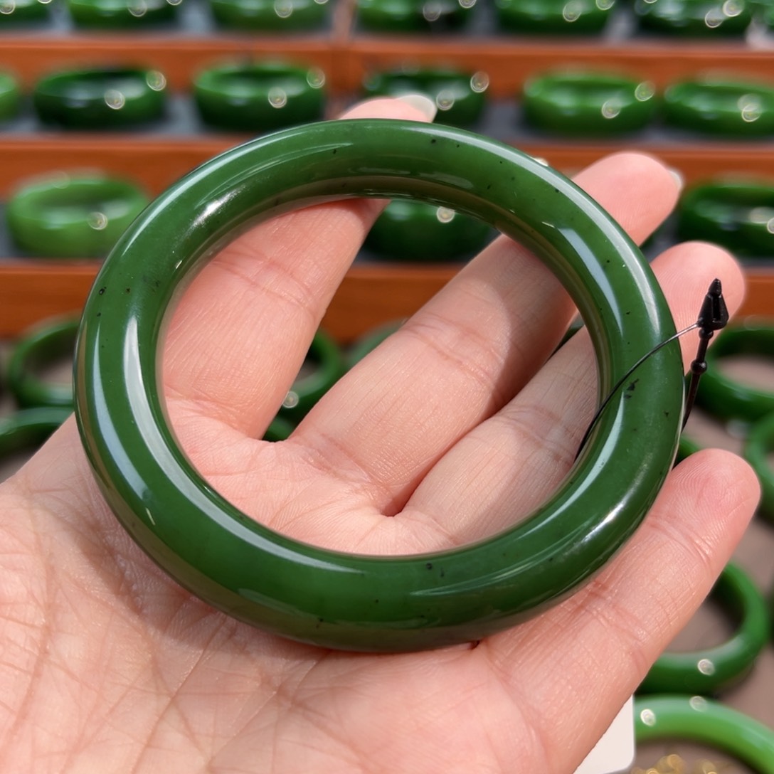 未镶嵌手镯和田玉（碧玉）