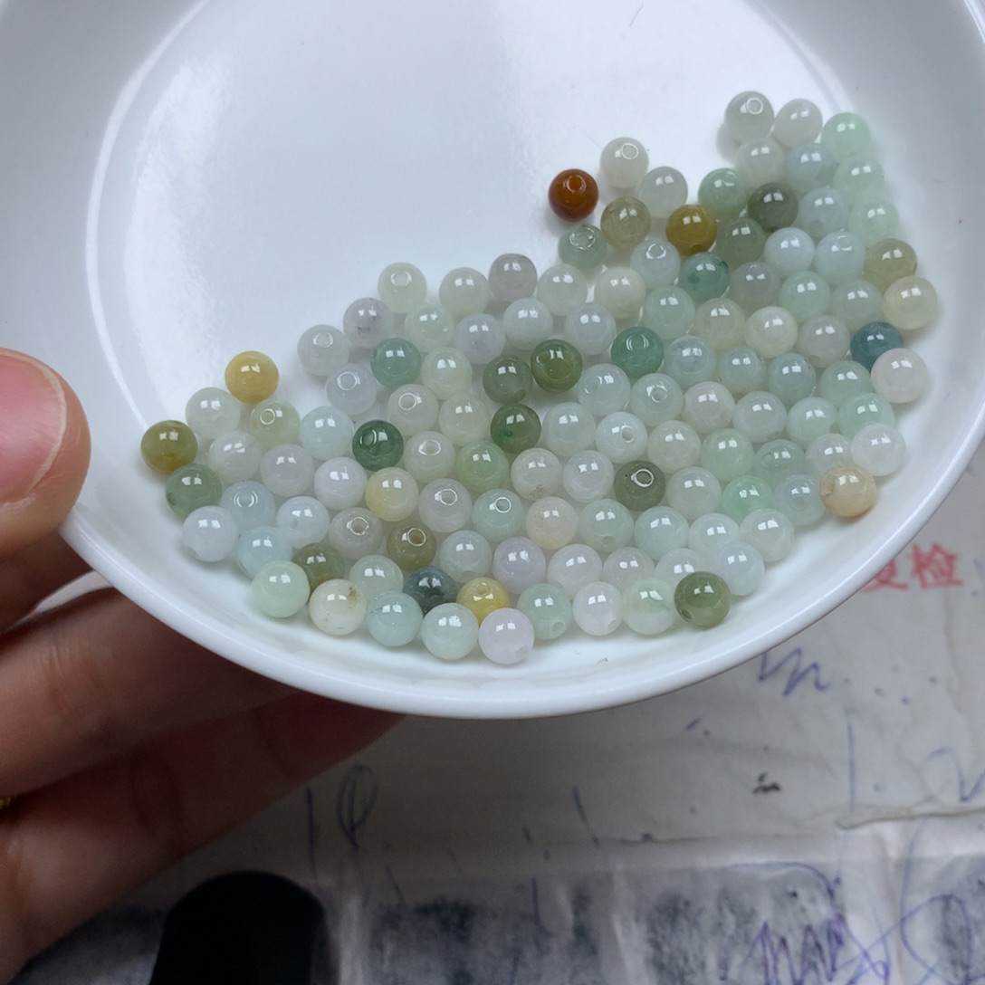 翡翠颈饰未镶嵌卡5➕。100颗 