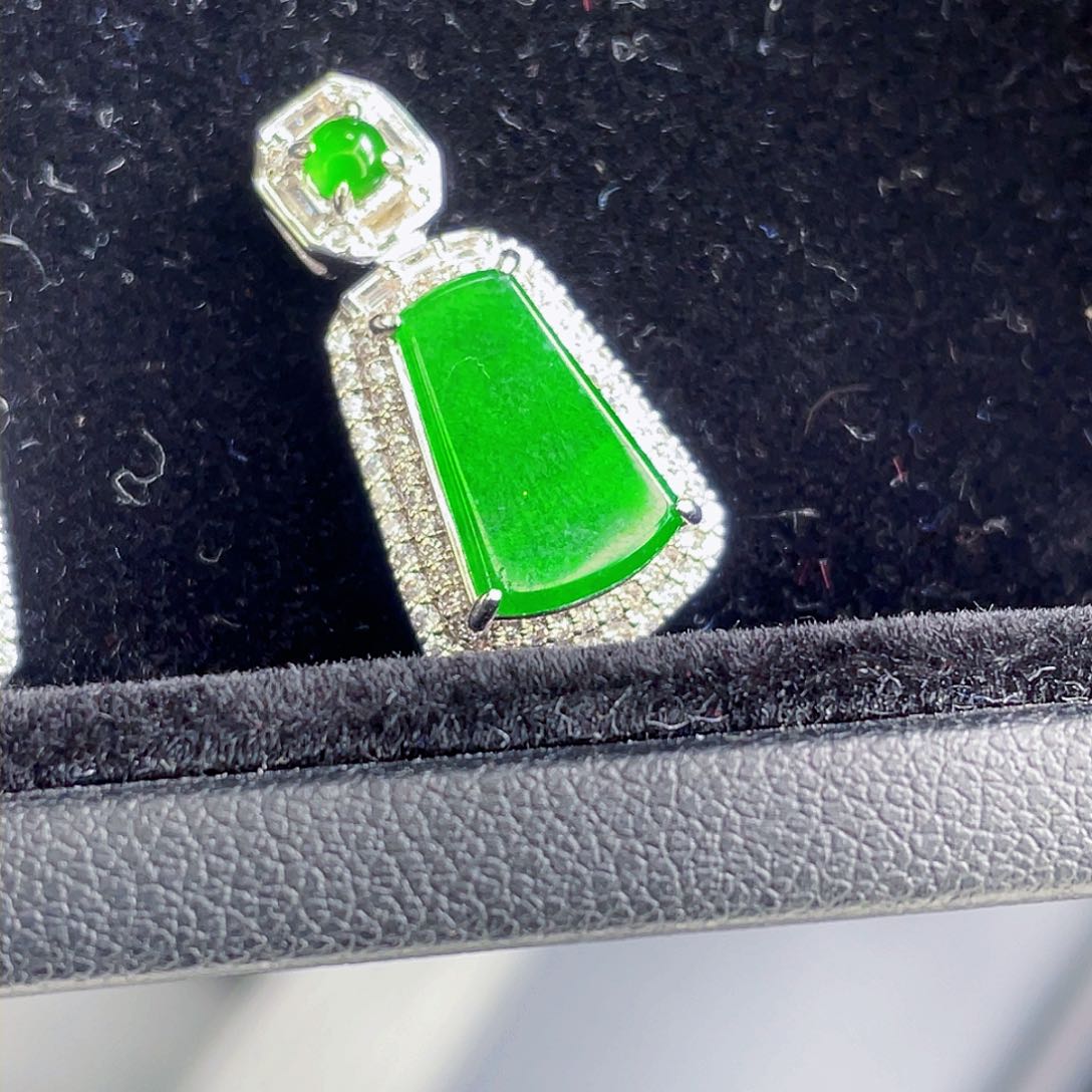 翡翠吊坠(不含链)未镶嵌