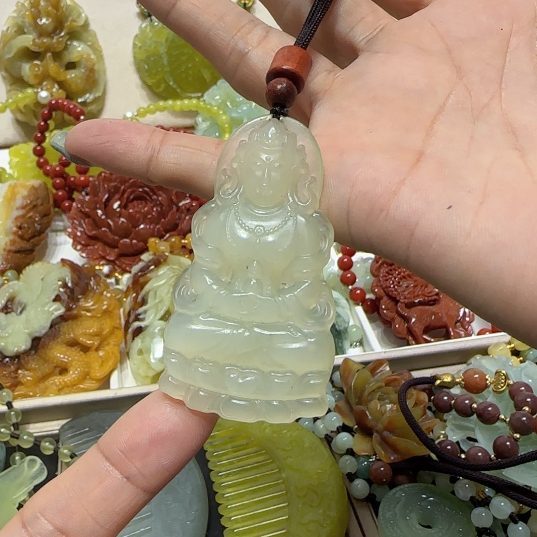 未镶嵌蛇纹石玉吊坠吃**福