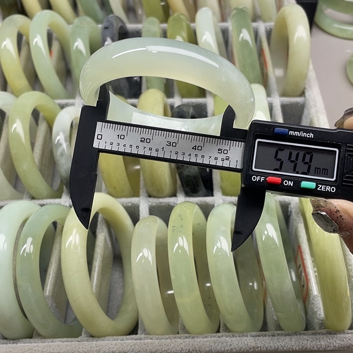 蛇纹石玉未镶嵌手镯141