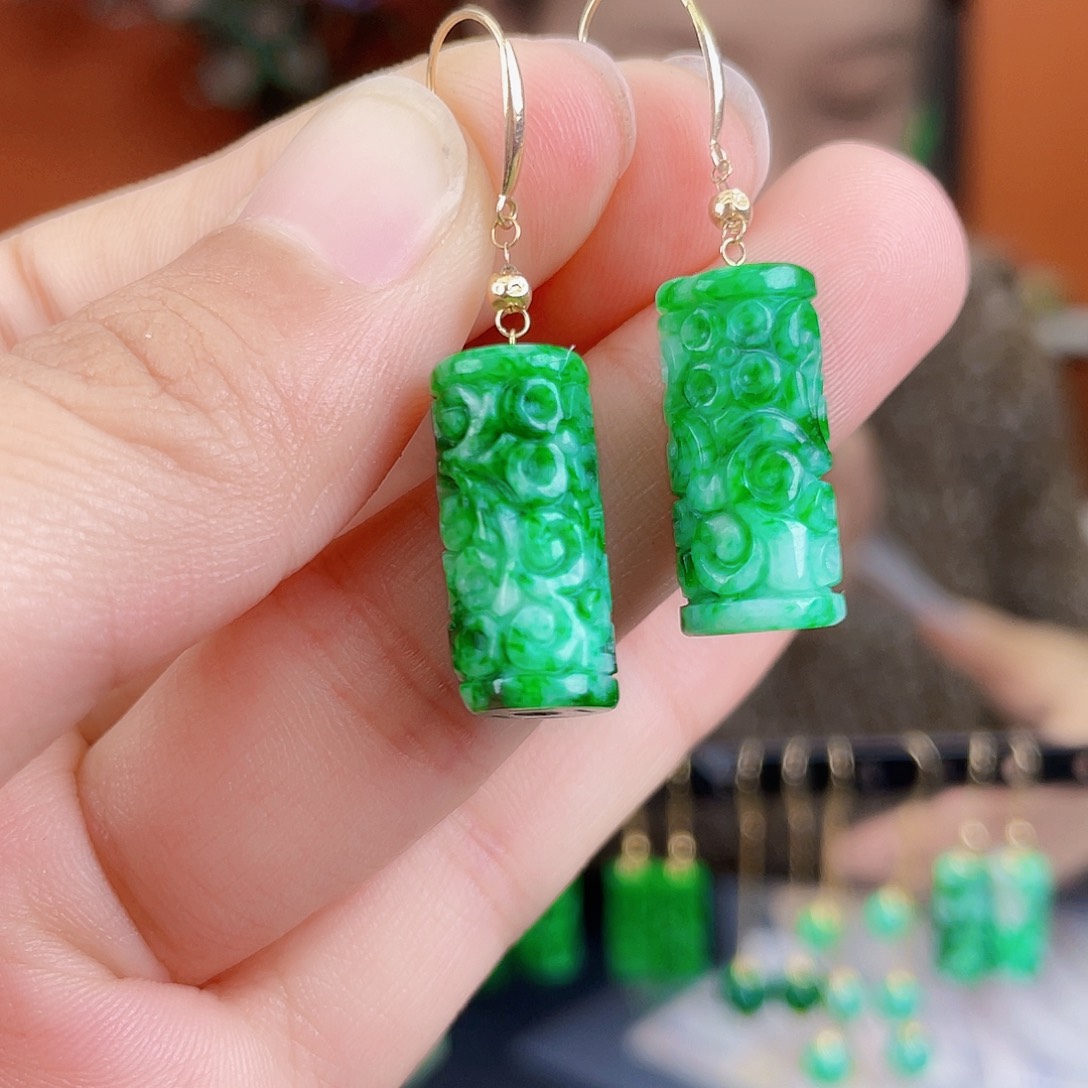 翡翠18K金镶嵌耳饰