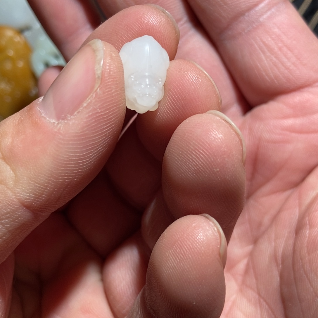 和田玉颈饰未镶嵌保***?