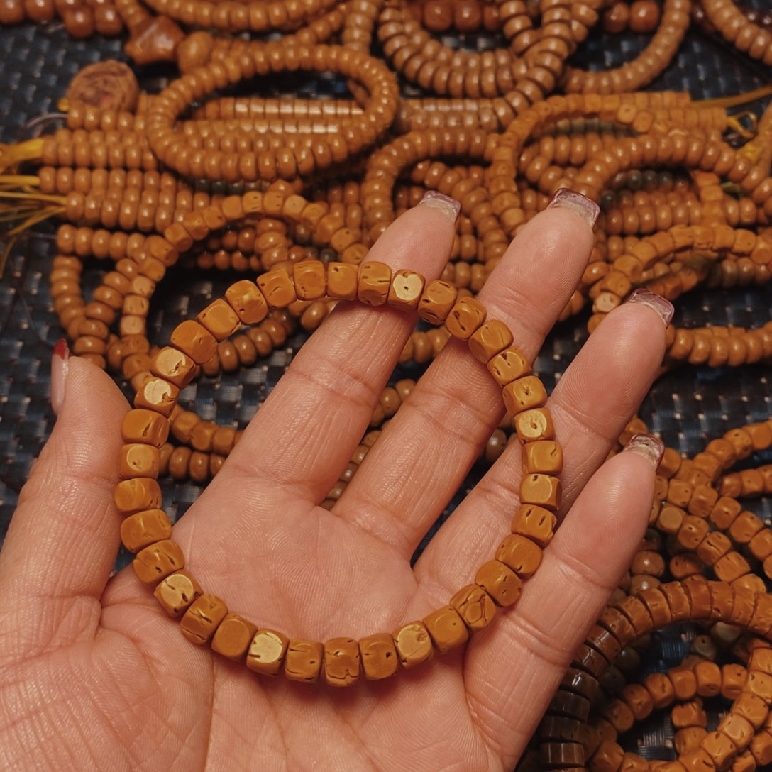 桃核手串往**风桃核六方单圈