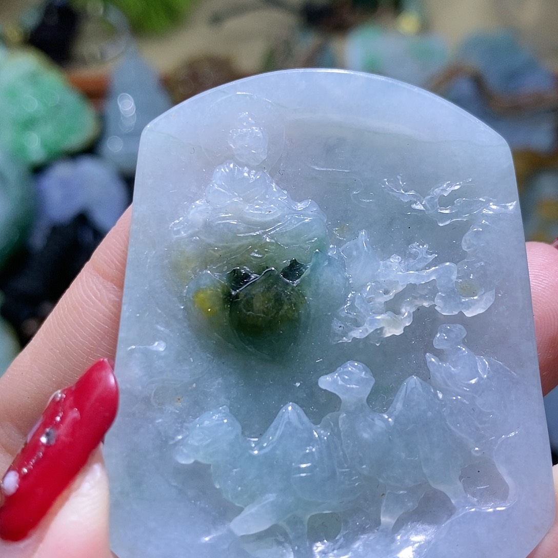 【闪购商品】翡翠颈饰未镶嵌山水