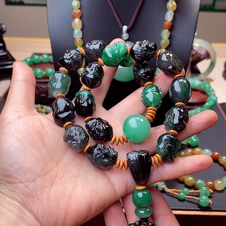 静***谧石英质玉（非洲翠）未镶嵌串