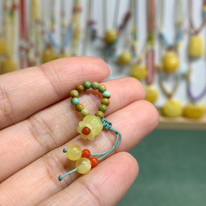 蜜蜡未镶嵌裸石配饰