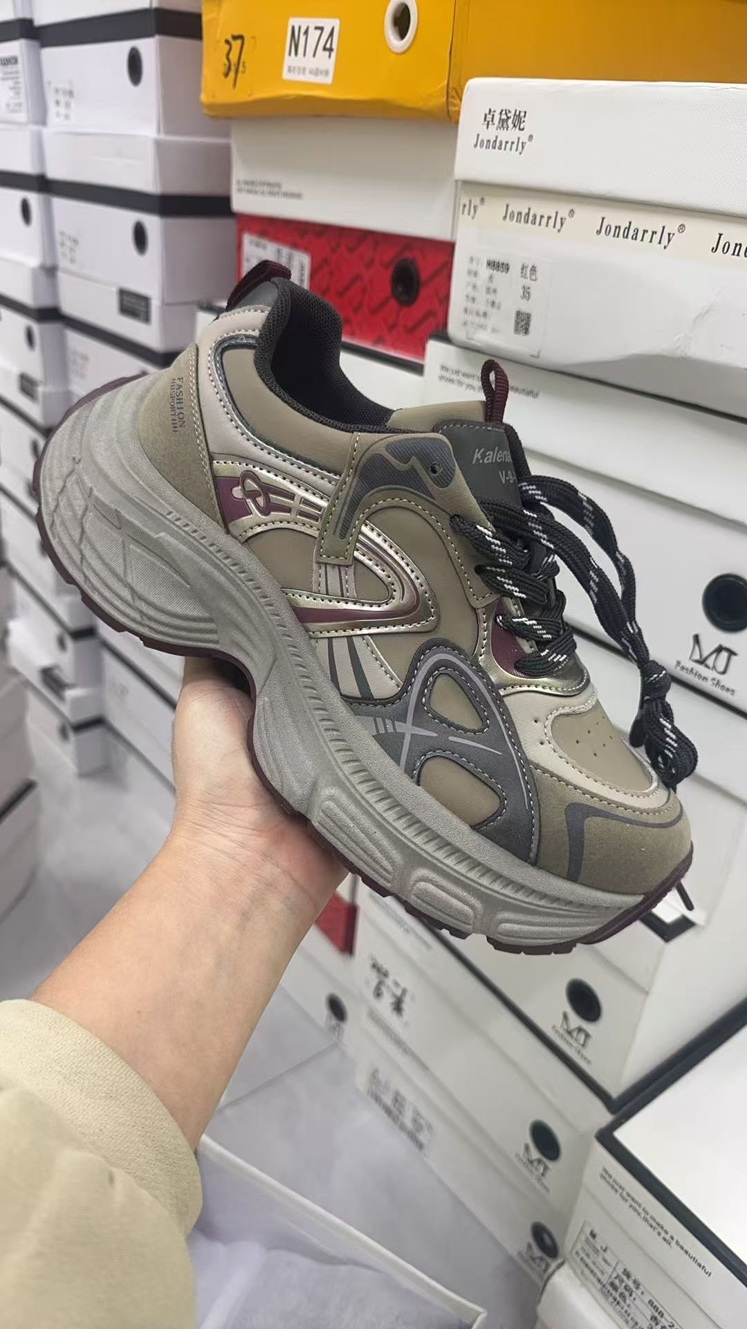 A316女鞋皮面秋冬款老爹鞋