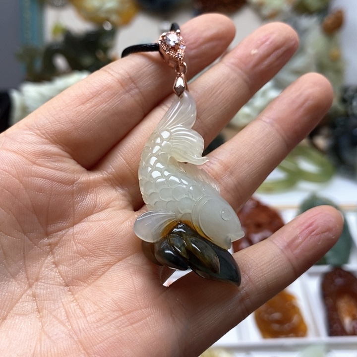 未镶嵌蛇纹石玉颈饰