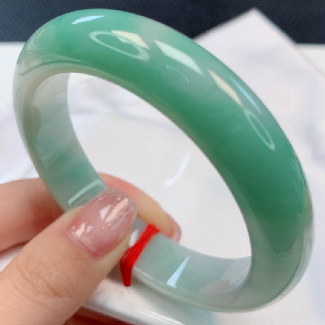 【闪购商品】翡翠手镯未镶嵌53+圈