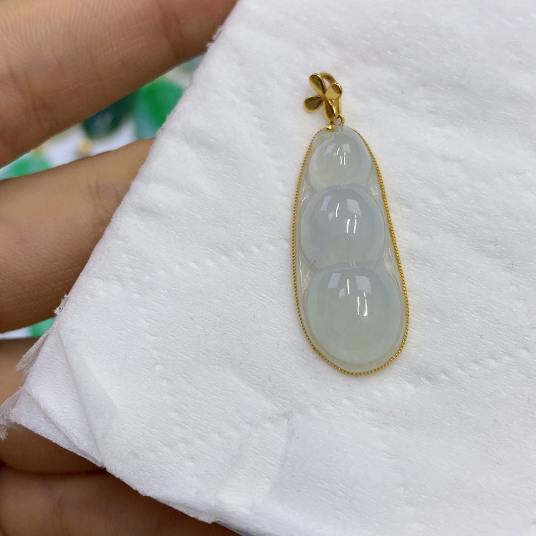 翡翠18K金镶嵌颈饰