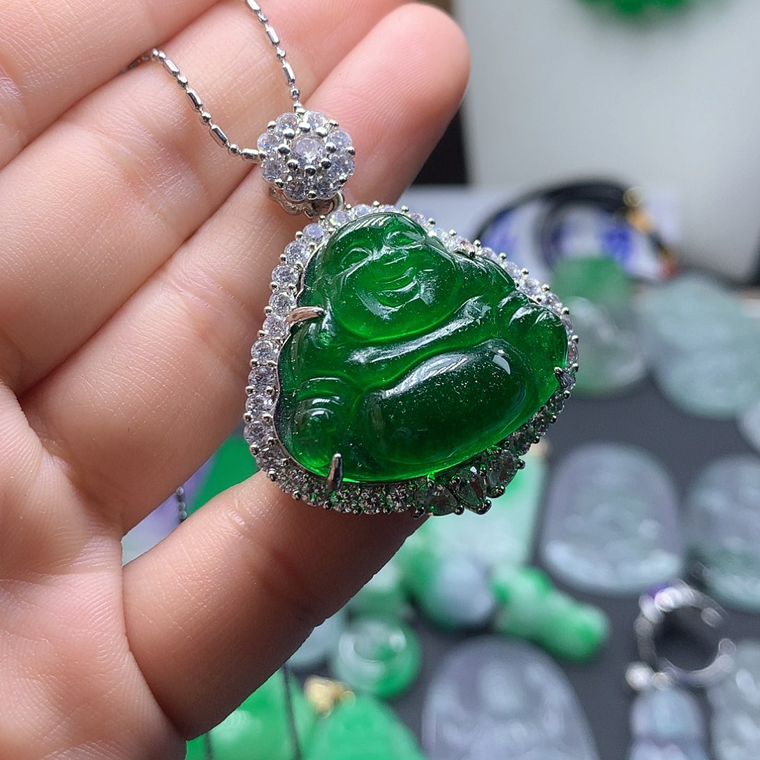 翡翠颈饰未镶嵌翡翠