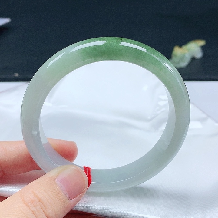 翡翠手镯未镶嵌天然翡翠手镯