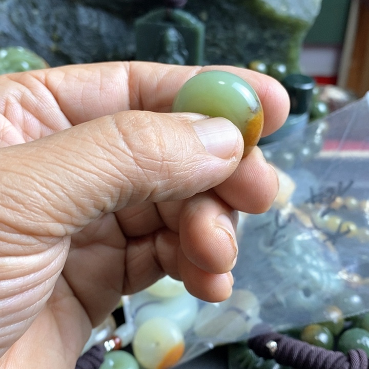 X***乐和田玉（糖玉）未镶嵌珠宝奇石
