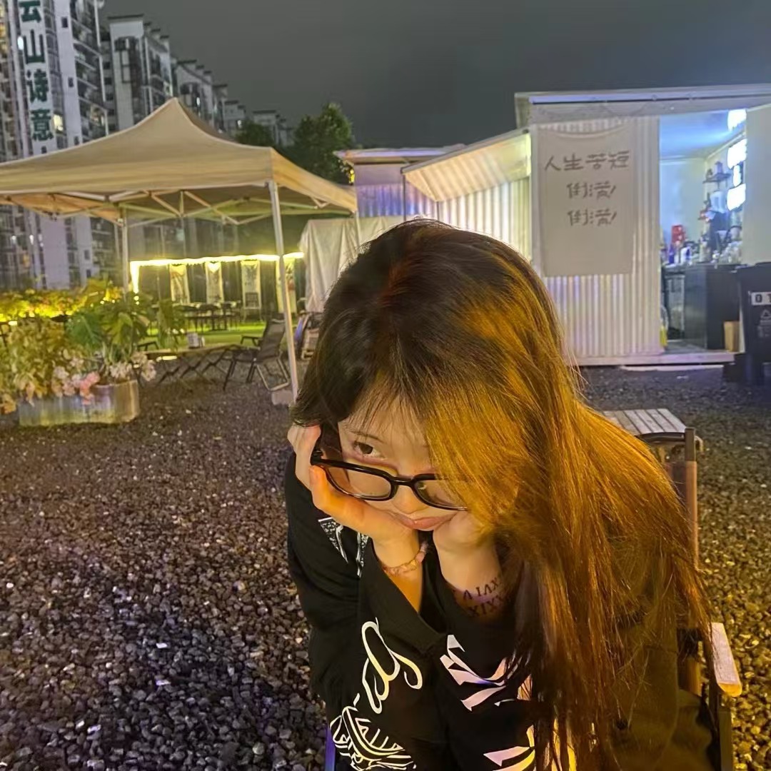 YNPO24年秋冬新款真皮重工女包多链条背背脖