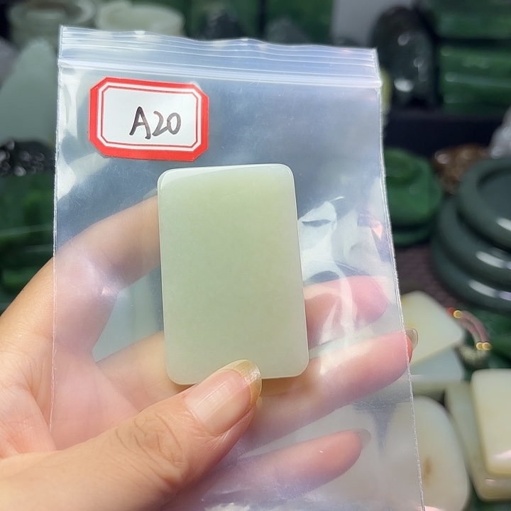 鹏***哥和田玉未镶嵌珠宝半成品