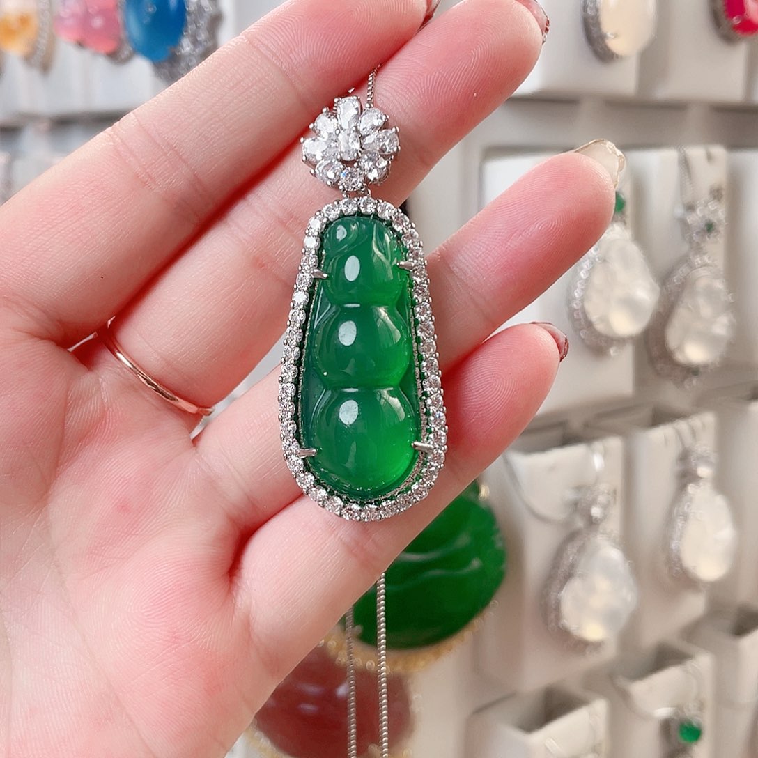 玛瑙/玉髓吊坠(赠链)未镶嵌